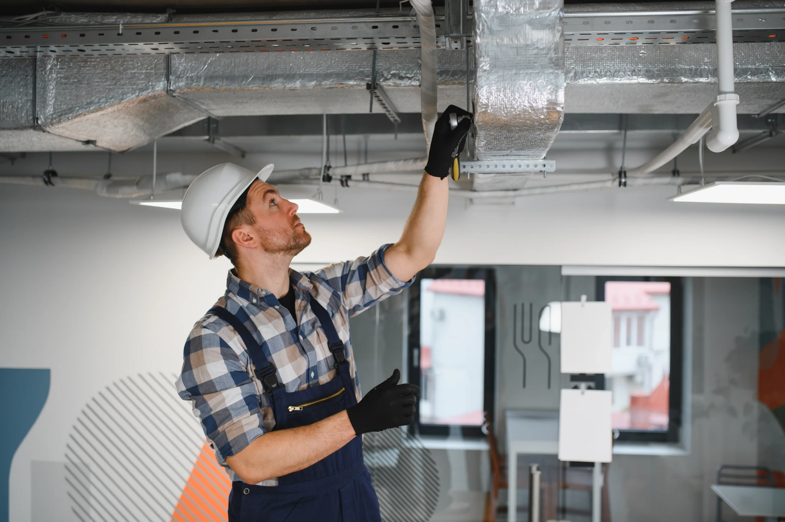 Technicien Maintenance Installation 2 Scaled