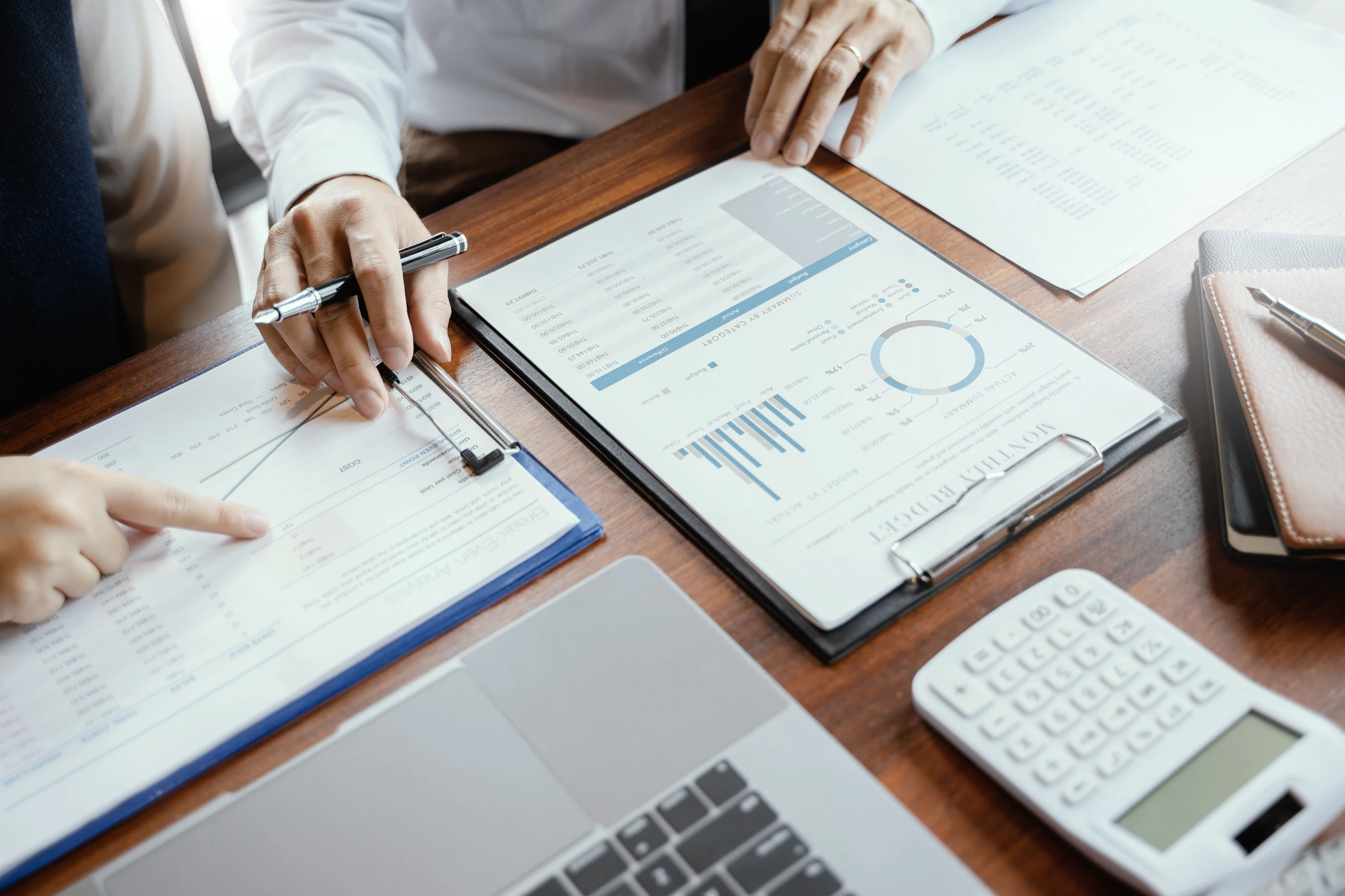 Analyse d'un bilan et d'un tableau de bord financier lors d'un audit