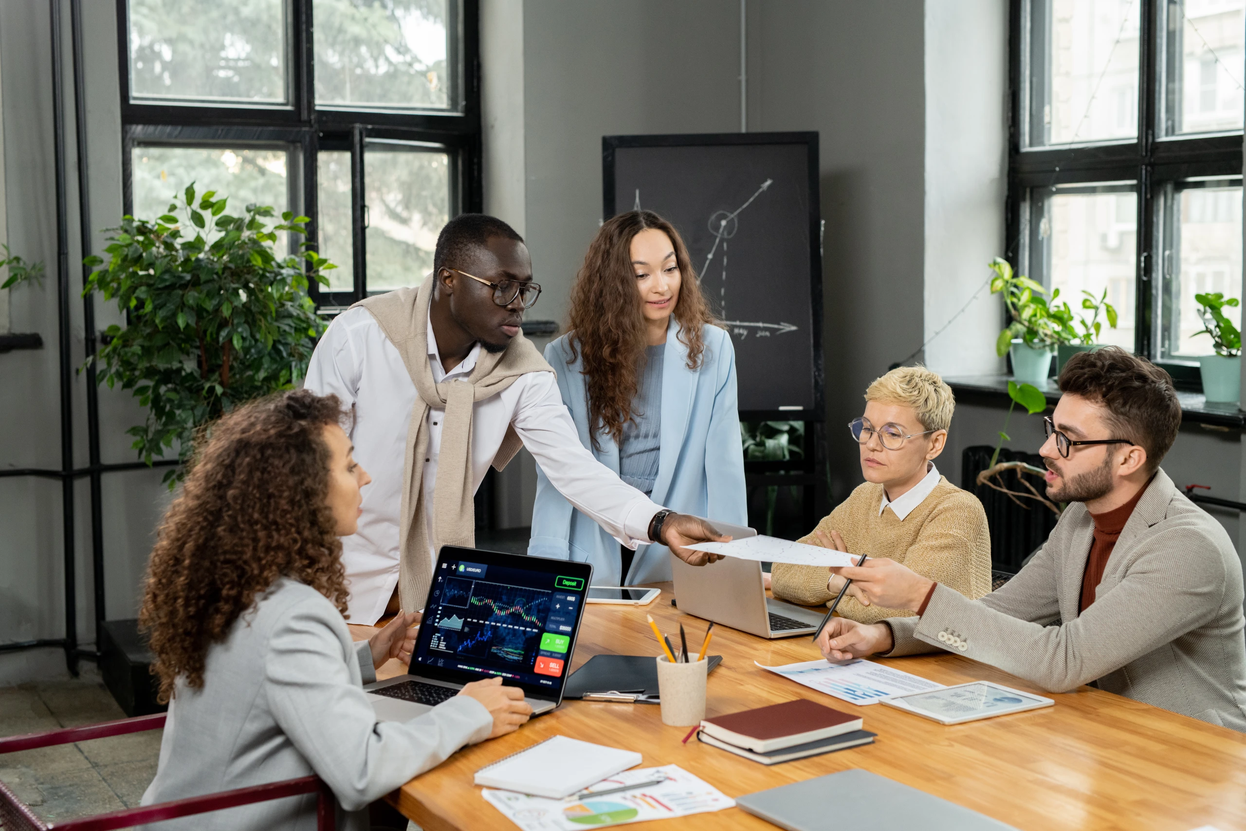 Équipe de conseil accompagnant une opération de reprise d'entreprise